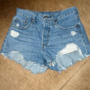 levi’s blue jean shorts size 25
